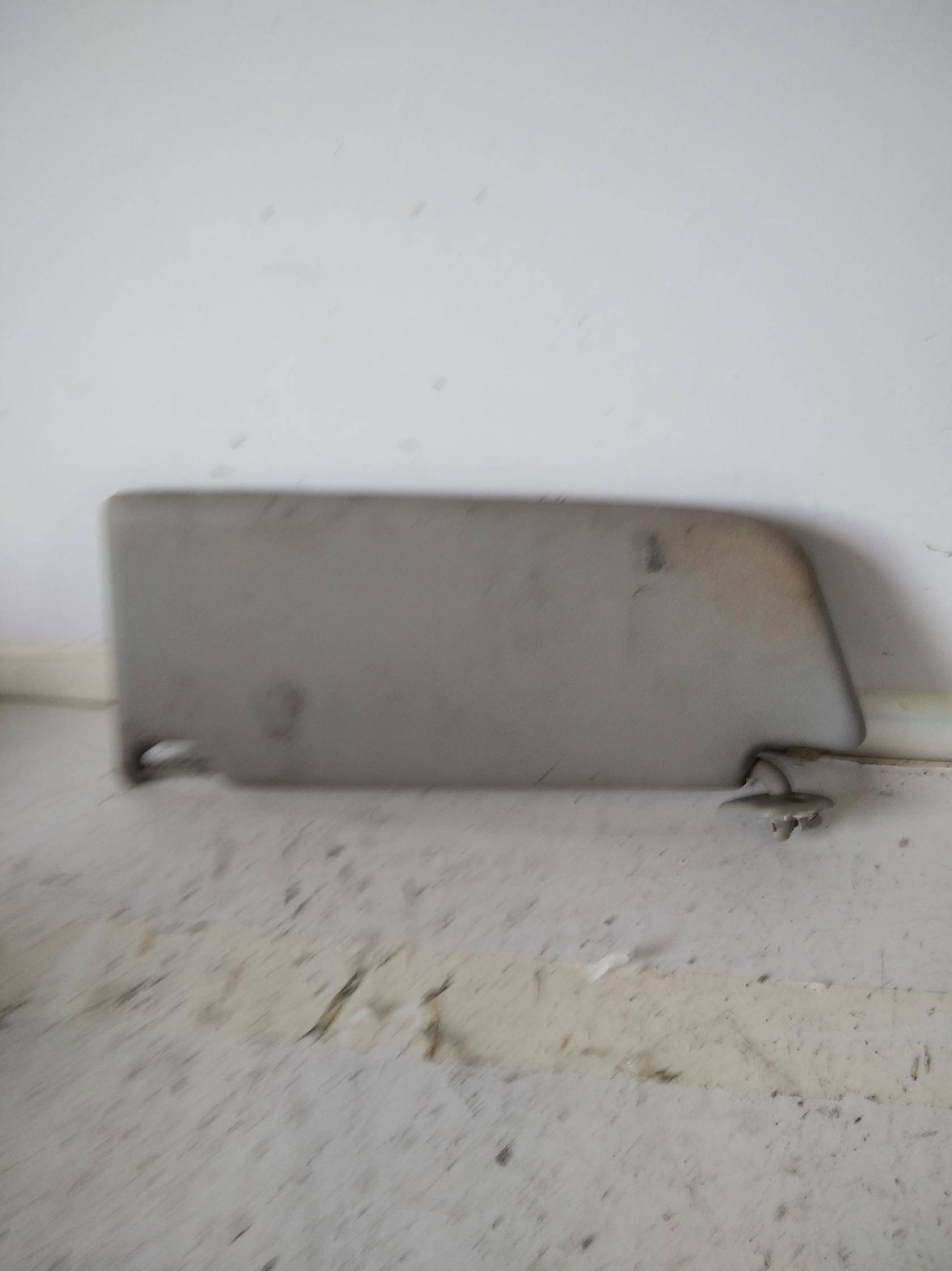 Aletta parasole parabrezza dx.